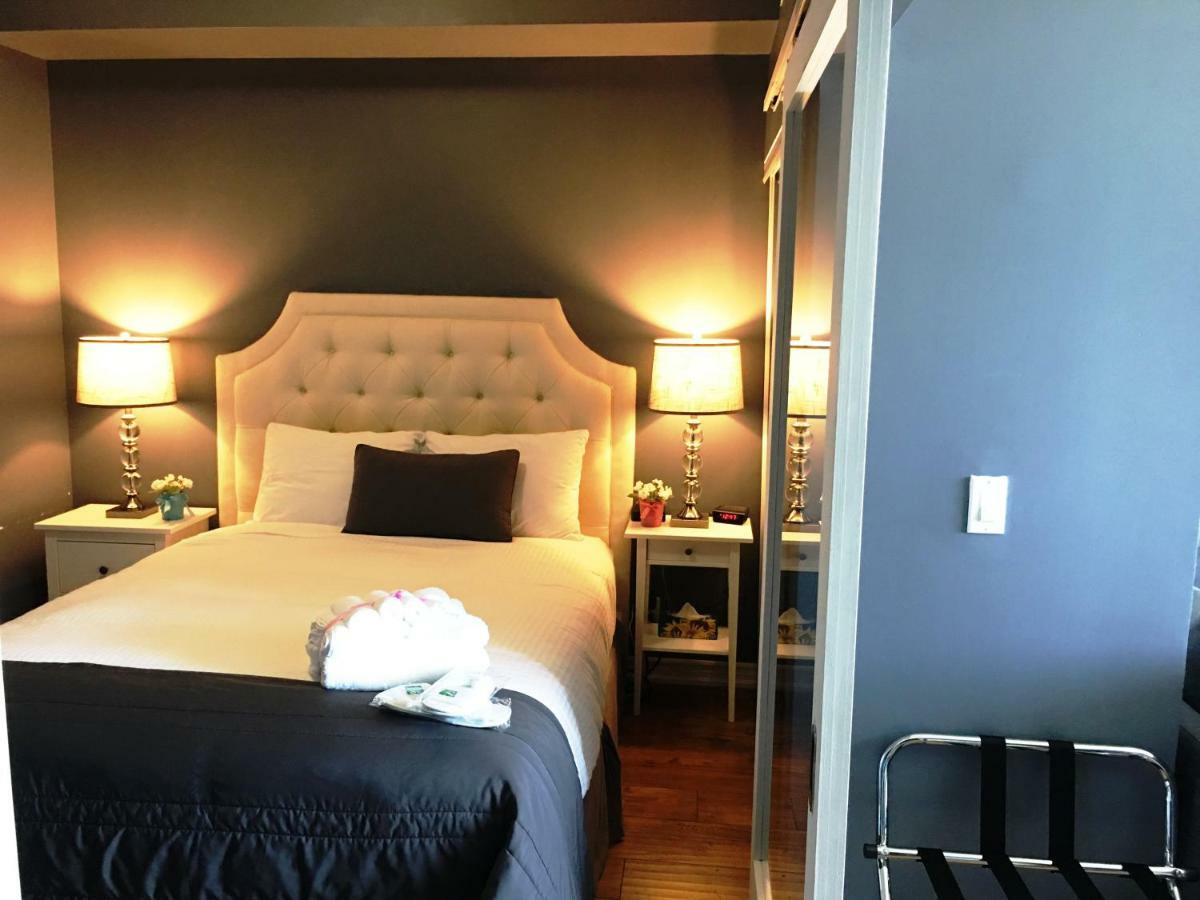טורונטו Altitude Suites Bay Street - Holiday Bonus - Free Parking מראה חיצוני תמונה